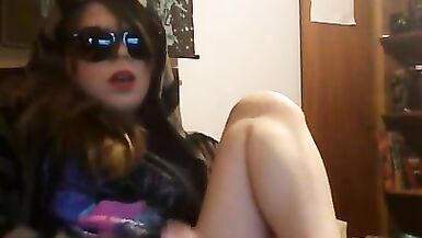 Shamefully and horny cam slut cums again - 5 image