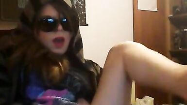 Shamefully and horny cam slut cums again