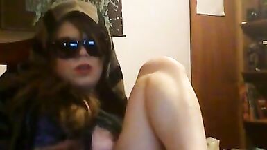 Shamefully and horny cam slut cums again - 7 image