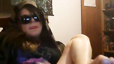 Shamefully and horny cam slut cums again - 8 image