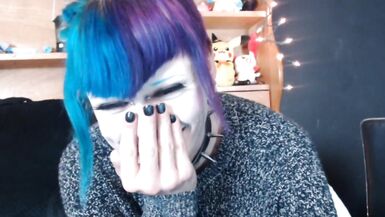 inexperienced tgirl stroking 9 inch cock on chaturbate - 7 image