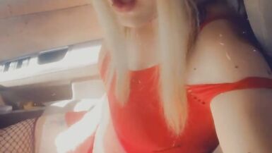 Pretty Trans Rubs her Clitty in Public - 5 image