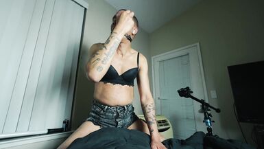 Brianna Is Bae in "iGag" Cum Denial for Femdom-Goddess Bianca - 2 image