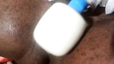 One Hour and 45 Minutes of an African Flandre Scarlet Playing With her Mega-Love Button. - 9 image