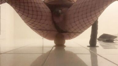 Jessy's Large Bath Bouncing - 7 image