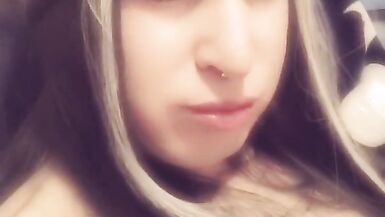 Bonnie bonks her arse and cums in convulsions - 15 image