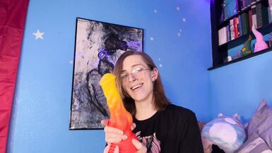 Ladyboy girlfriend bonks and gapes her booty with massive monster cock - 2 image