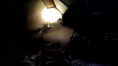 Montando cuya anal gigante a media noche en el campo - 10 image