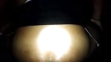 Montando cuya anal gigante a media noche en el campo - 3 image