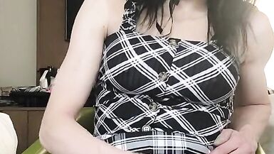 Ladyman Jerks off and swallows her own cum - 3 image