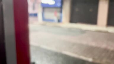 Aline Tavares I saw the blond at the carnival in Campinas and I couldn't resist, I enticed him on the street even with everybody passing by, we went to an alley to have sex, the noise was so much that they threw water on us and lastly the pedestrian - 4 image