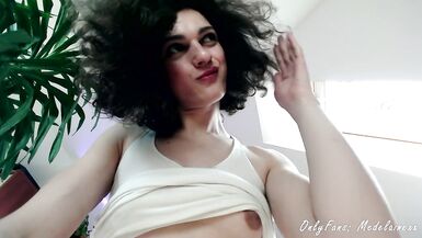 Next Door Lady-Boy Medelainexx Gives Livecam Show - 4 image
