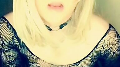Transsexual cumming and tasting her own cum for the 1st time - 2 image