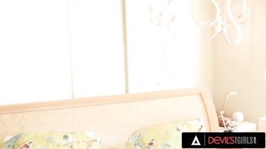 DEVILS T-GIRLS - Sexy Honey Acquires double penetration By 2 Hawt Trans Gal Jade Venus And Izzy Wilde - 3 image