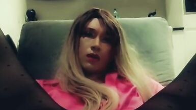 Sissy floozy banging her anal opening with large sex tool - 11 image