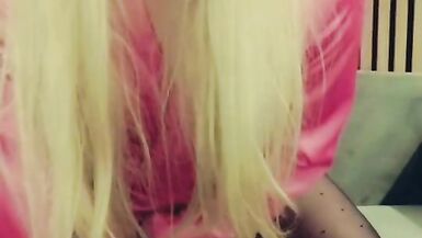 Sissy floozy banging her anal opening with large sex tool - 3 image