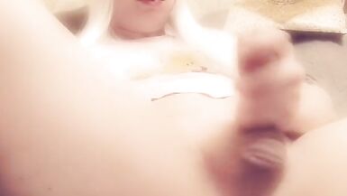 Hawt Bonnie sweetly masturbates anal and cums