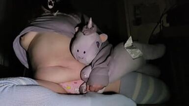 Levy can't aid bit mess her Pants - 1 image