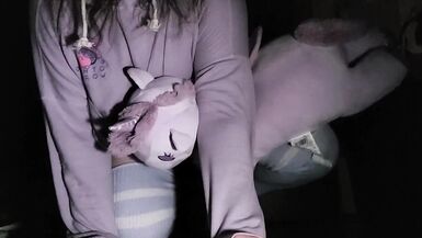 Levy can't aid bit mess her Pants