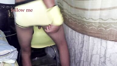 Hermosa travesti en web camera - 5 image