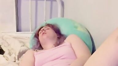 Educational transgender hotty talk about orchiectomy then masturbates with glass fake penis