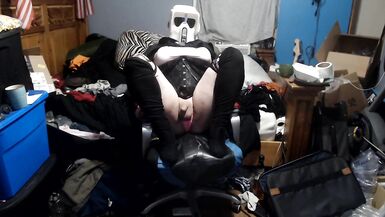 ladyboy with thick bumpers widens eagle and teases booty - 13 image