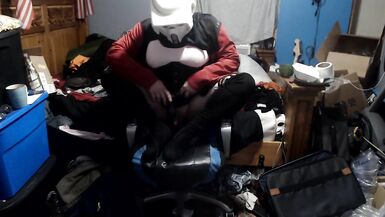 ladyboy with thick bumpers widens eagle and teases booty - 6 image