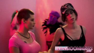 Sophie Ladder Goes Bareback On A Trans Demon - 15 image