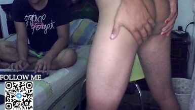 Chica trans calientequiere ser follada duro por una pareja joven - 1 image