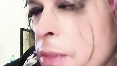 Engulfing little dick untill it cums three times in a row!! - 15 image