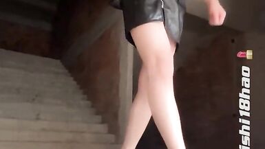 sissy walk and cum at the construction website - 6 image