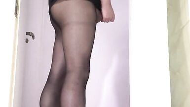 Crossdresser Rock Meow Masturbating in 20cm platform heels and ebon hose - 11 image