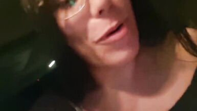 chupei o pau do casado no estacionamento do shopping - 2 image