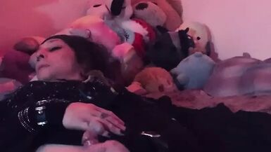 Trans emo cutie jerks off and eats cum - 1 image