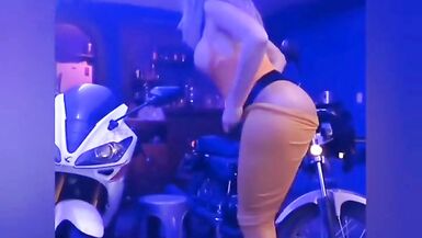 MY GIRLFRIEND GIVES ME HER A-HOLE FOR OUR ANNIVERSARY