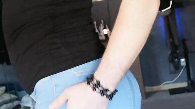 EmmaaaTV Deutsche Transe PEE, URINATE in blue jeans - 11 image