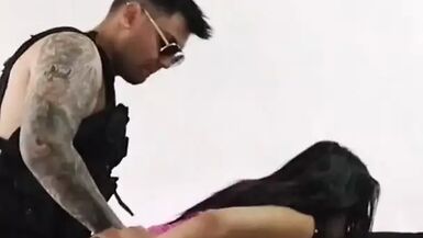 MY GIRLFRIEND GIVES ME A ORAL-SERVICE AS A SOAKED GIFT