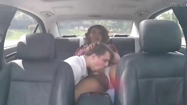 Geiles Blasen im Auto - 3 image