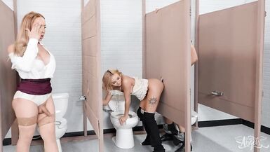 Chloe Temple Gets Her Ass And Pussy Fucked At The Same Time On Her First Day At Work With Winter XX Doll -Trans Angels - 8 image