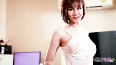 ASIANTGIRL: Ben Gets Herself Wet! - 4 image