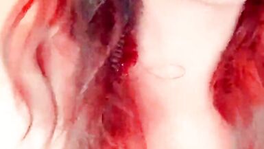 Sissy TV CD homemade plays to public - 3 image