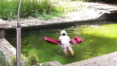 Chantal vs. Air Mattress - prelude for an exciting day - 10 image