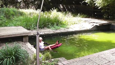 Chantal vs. Air Mattress - prelude for an exciting day - 3 image