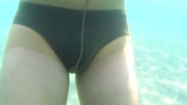 nylondelux nude pantyhose in the sea