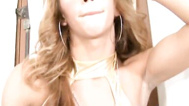 Bald guy fucks this tranny so good - 5 image