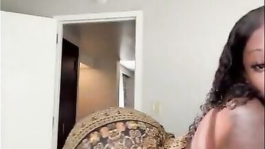 Hung Big Booty Black Shemale - 15 image