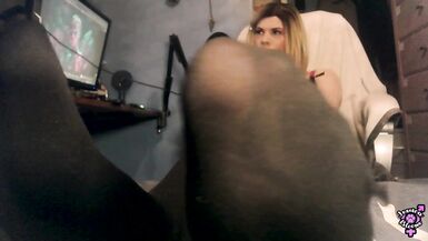 Stinky Pantyhose Cum Countdown And Cumshot Jessica Bloom - 4 image