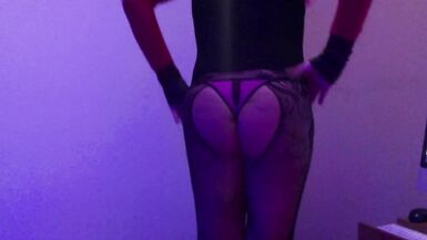 Brazilian Cross on WebCam Crossdresser teasing very sensual - 3 image