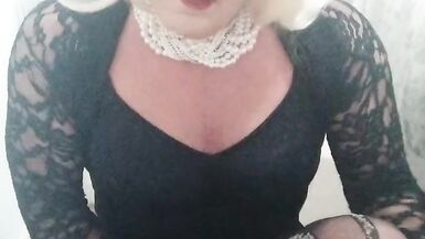 Blonde trans girl fucks her fleshlight - 2 image