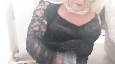 Blonde trans girl fucks her fleshlight - 8 image